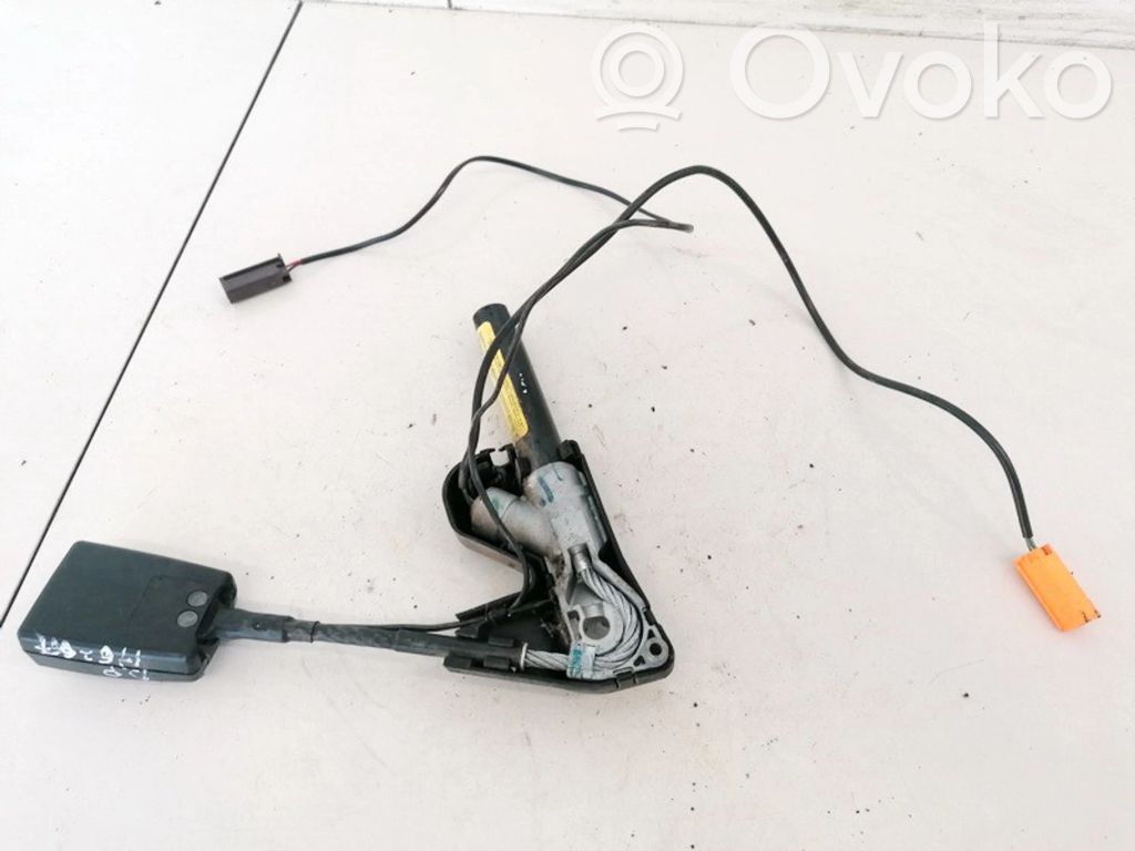 Ford Mondeo Mk III Etuistuimen turvavyön solki 