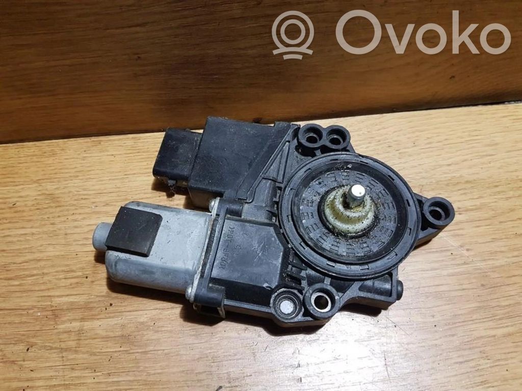 Motor del regulador de la ventanilla de la puerta delantera   82460A2010,82460A2010