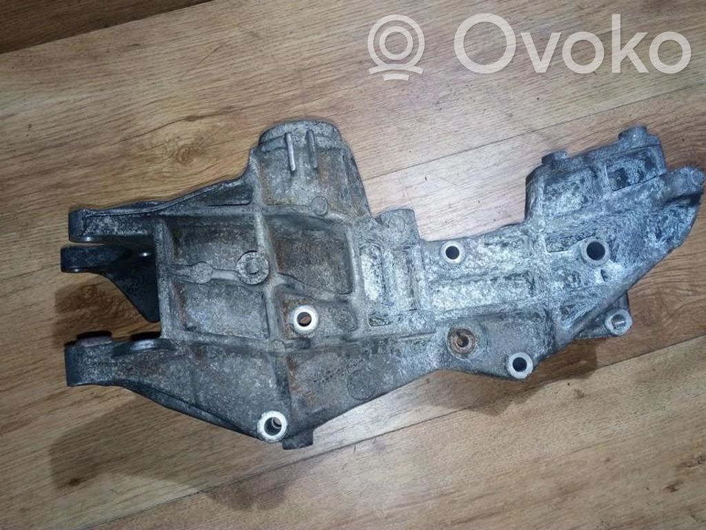 Engine mounting bracket   058145523,058145523