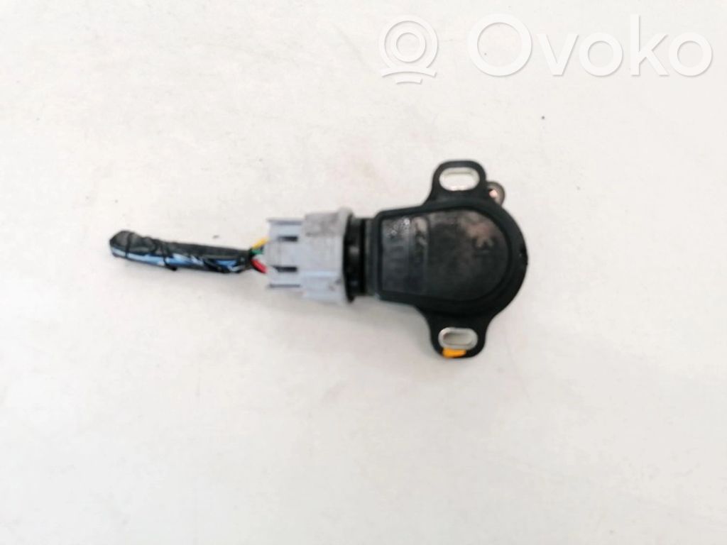 Nissan X-Trail T30 Accelerator throttle pedal 