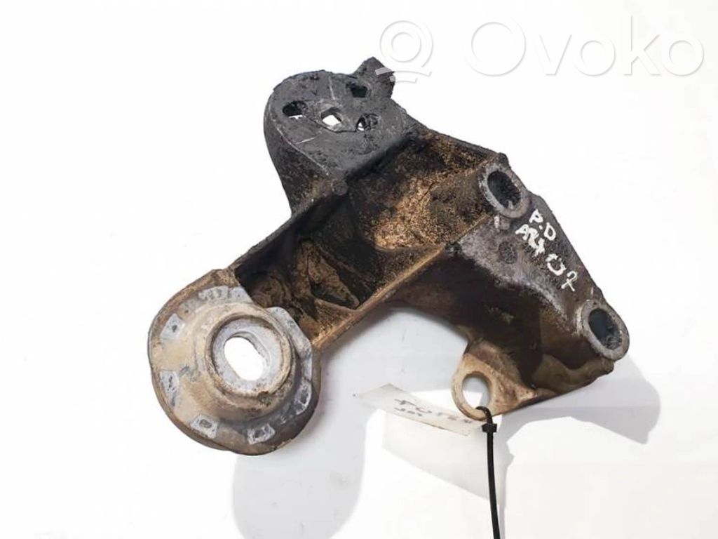 Łapa / Mocowanie silnika   4B0199352B,4B0199352B
