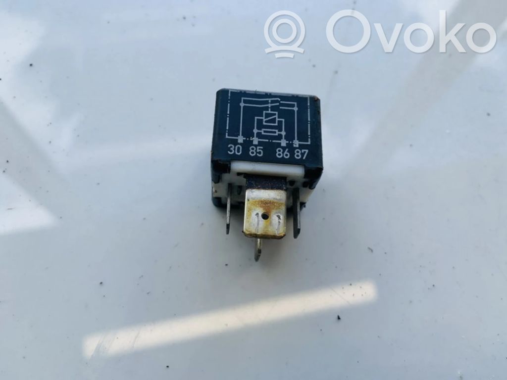 Audi A6 S6 C4 4A Altri relè