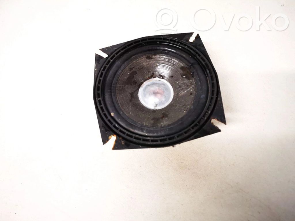 BMW 5 E39 Altavoz de la puerta delantera 