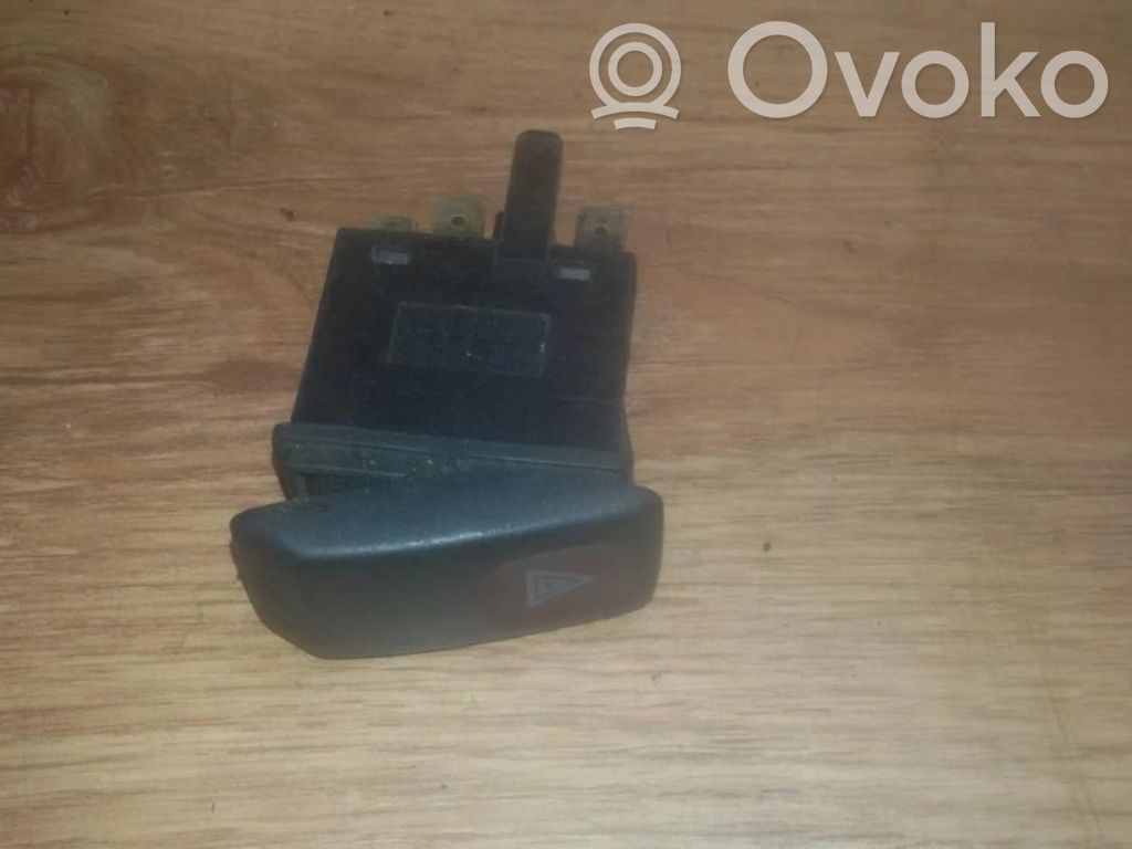 Botón interruptor de luz de peligro   191953235,191953235