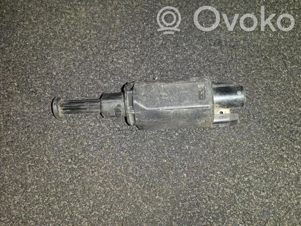 Volkswagen PASSAT B3 Brake pedal sensor switch 
