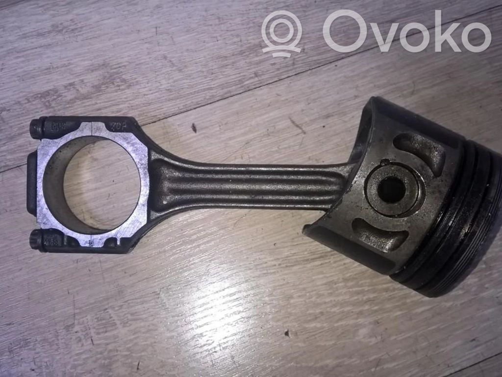 Volkswagen PASSAT B5 Piston avec bielle 