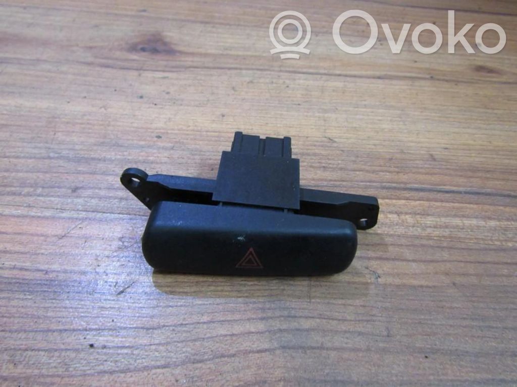 Mitsubishi Carisma Comutator lumini pericol 