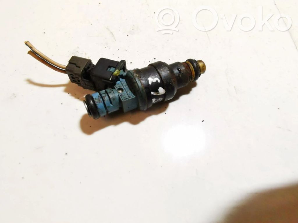 Hyundai Accent Inyector de combustible 