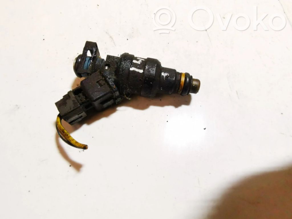 Hyundai Accent Inyector de combustible 