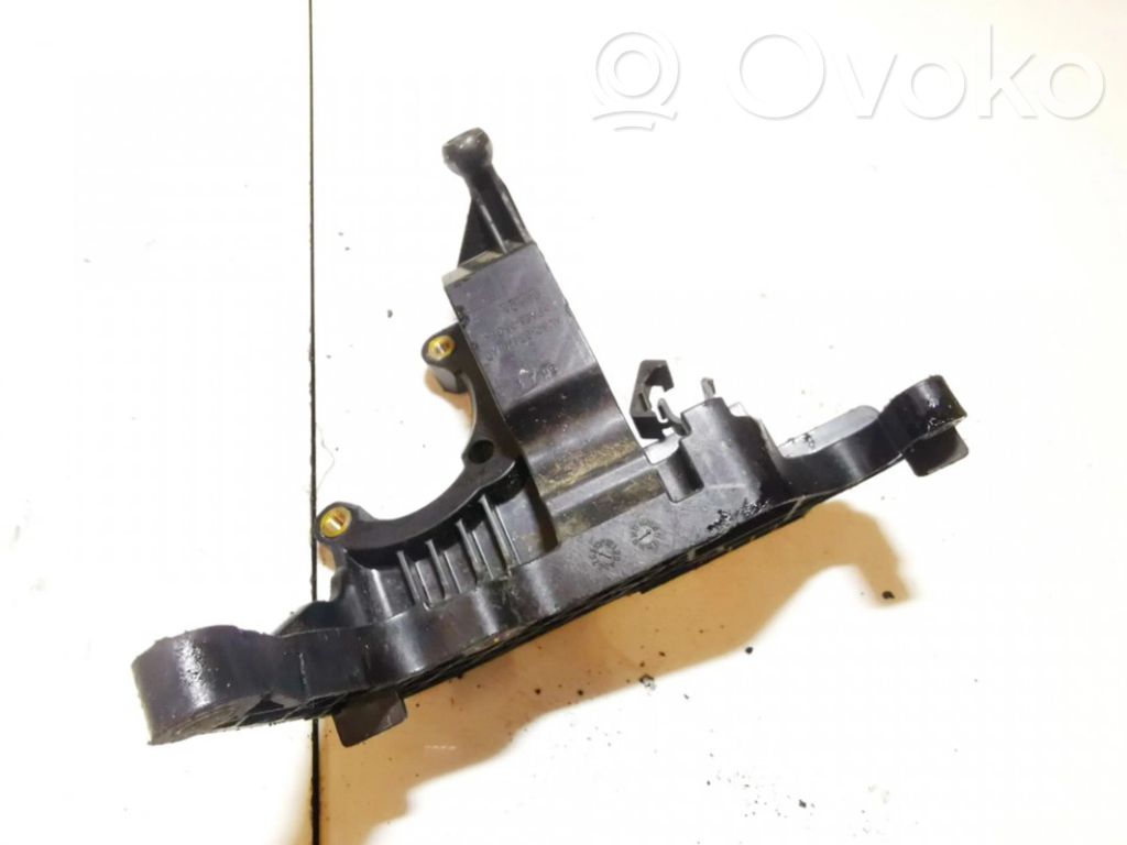 Ford Fiesta Engine mounting bracket 