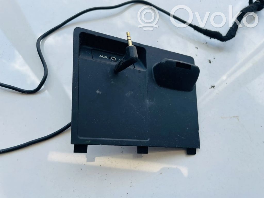 BMW X5 E70 USB-pistokeliitin 