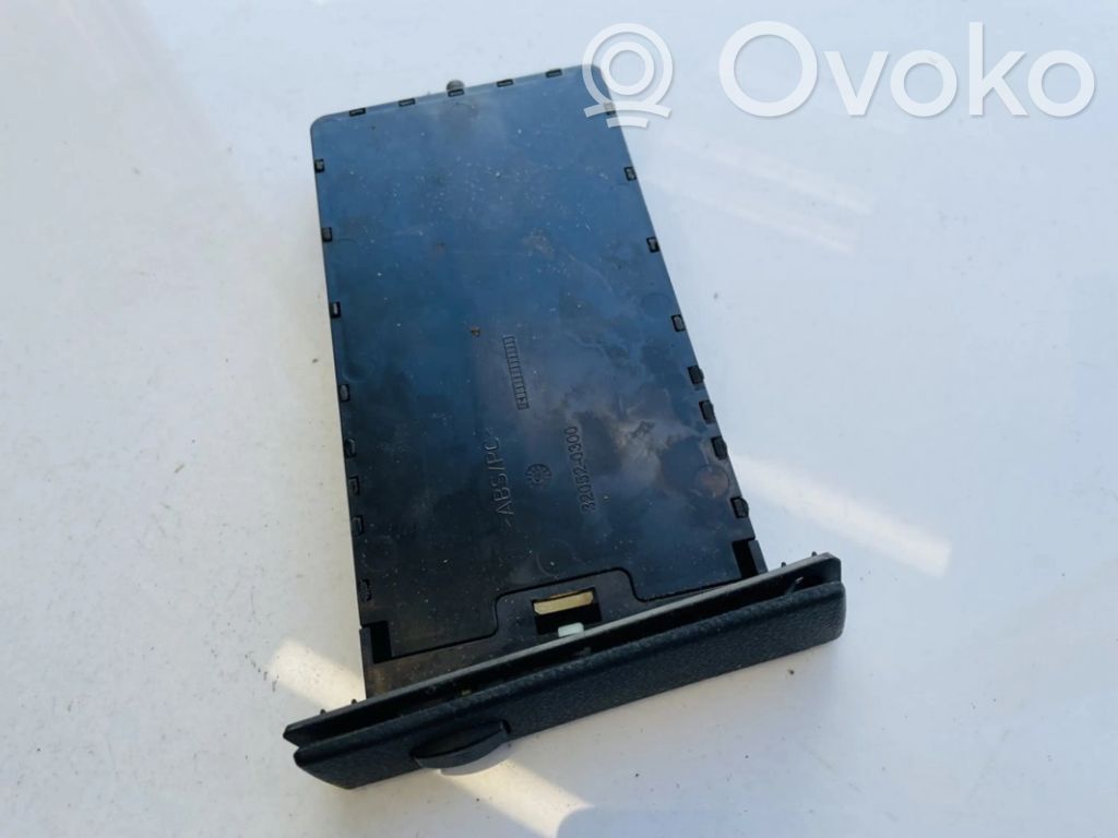 BMW 5 E60 E61 Cup holder 