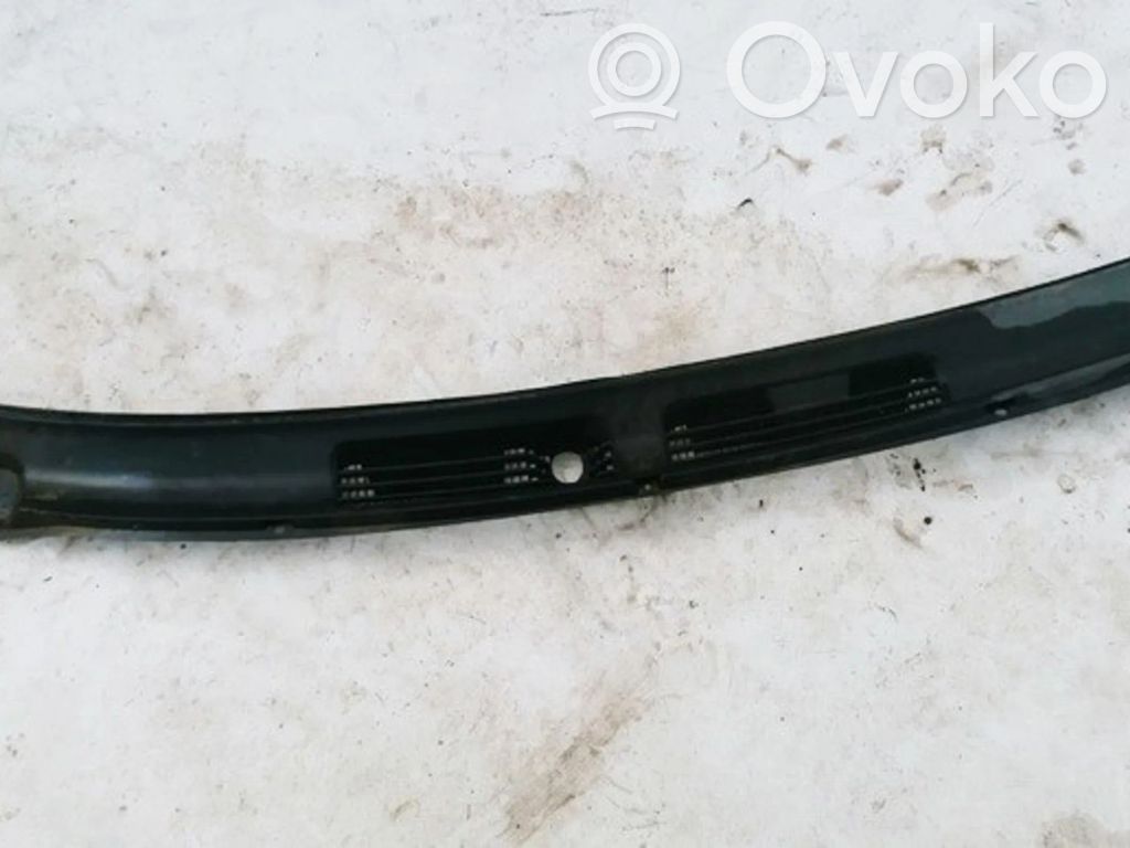 Moldura del limpia   30801801,30801801