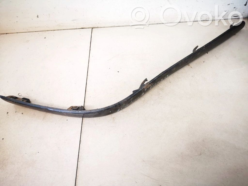 Toyota Avensis T250 Modanatura della barra di rivestimento del paraurti anteriore