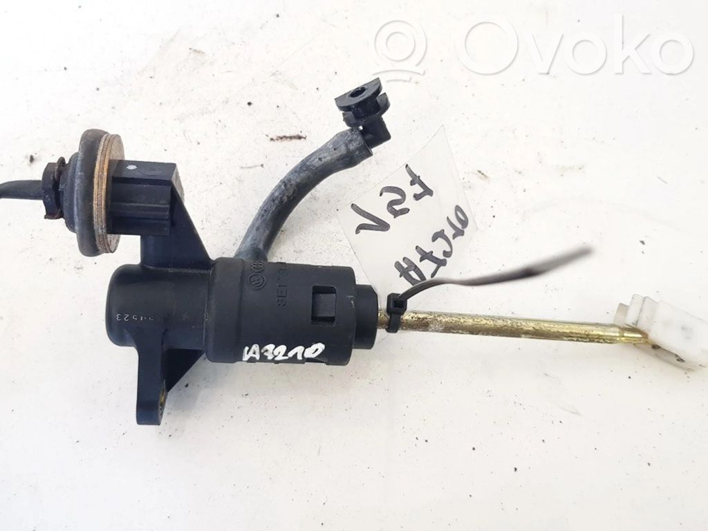 Audi A6 S6 C5 4B Pompa della frizione 