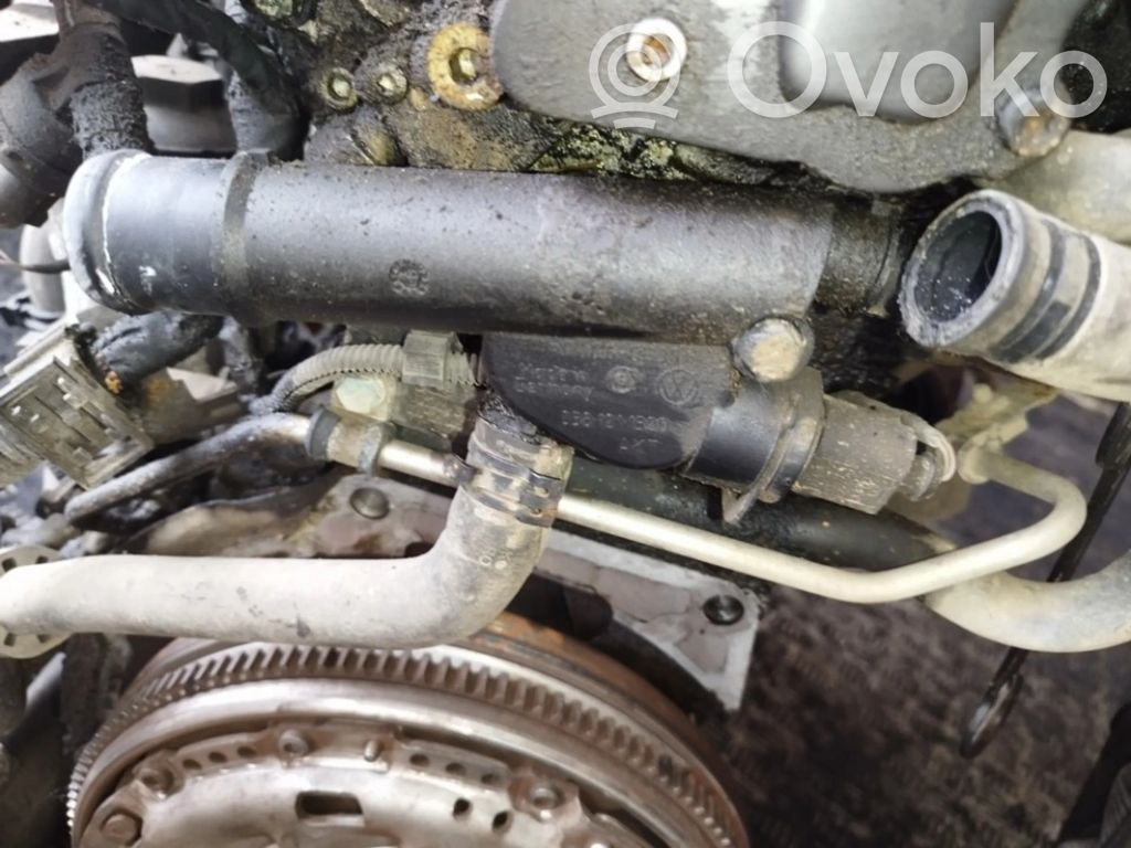 Volkswagen PASSAT B6 Conductă/furtun lichid de răcire motor