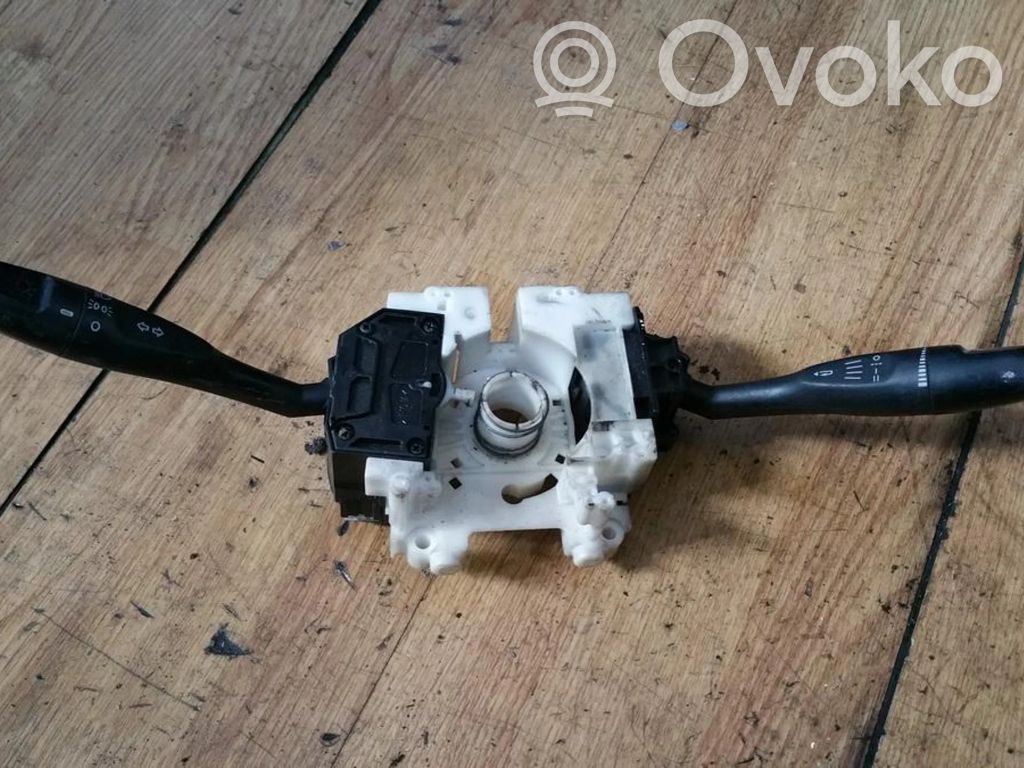 Mitsubishi Carisma Commodo, commande essuie-glace/phare 