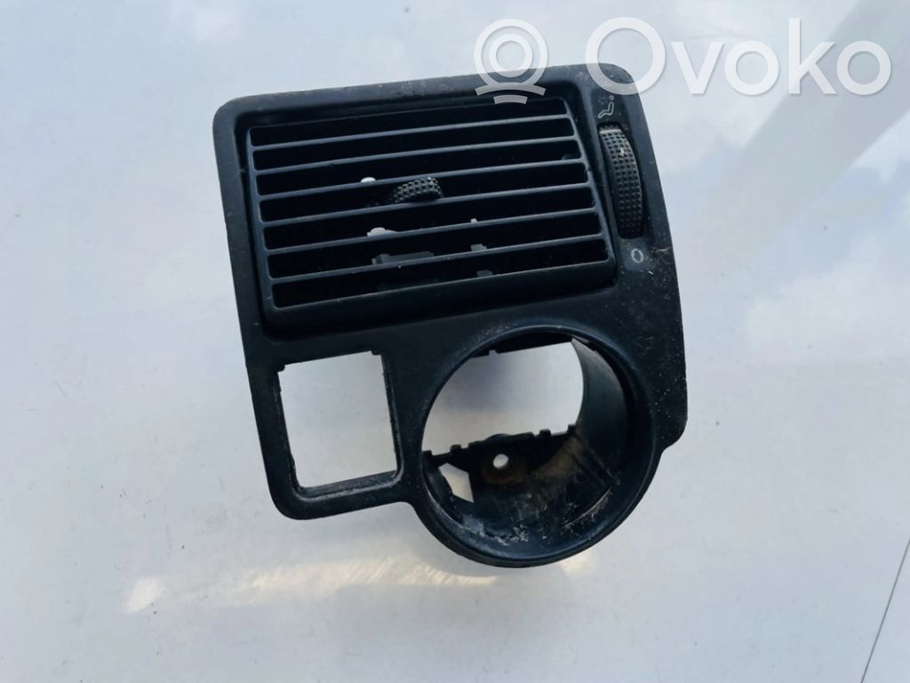 Volkswagen Golf IV Rejilla de ventilación central del panel