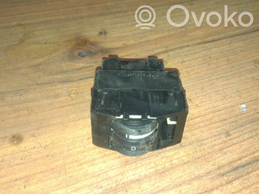 Audi A6 S6 C5 4B Panelės apšvietimo reguliavimo jungtukas 