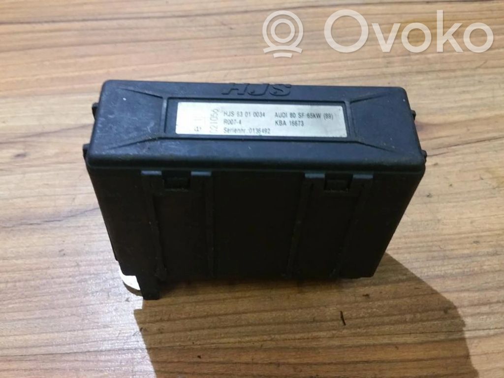 Audi 80 90 B3 Moottorin ohjainlaite/moduuli 