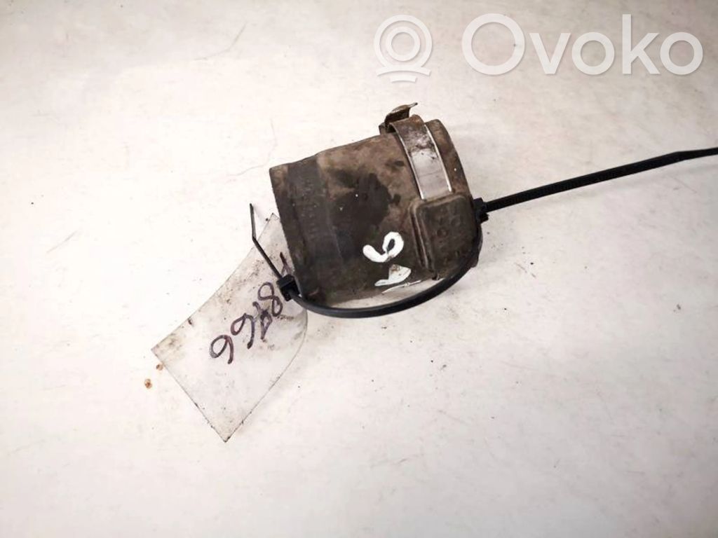 Tuyau de liquide de refroidissement moteur