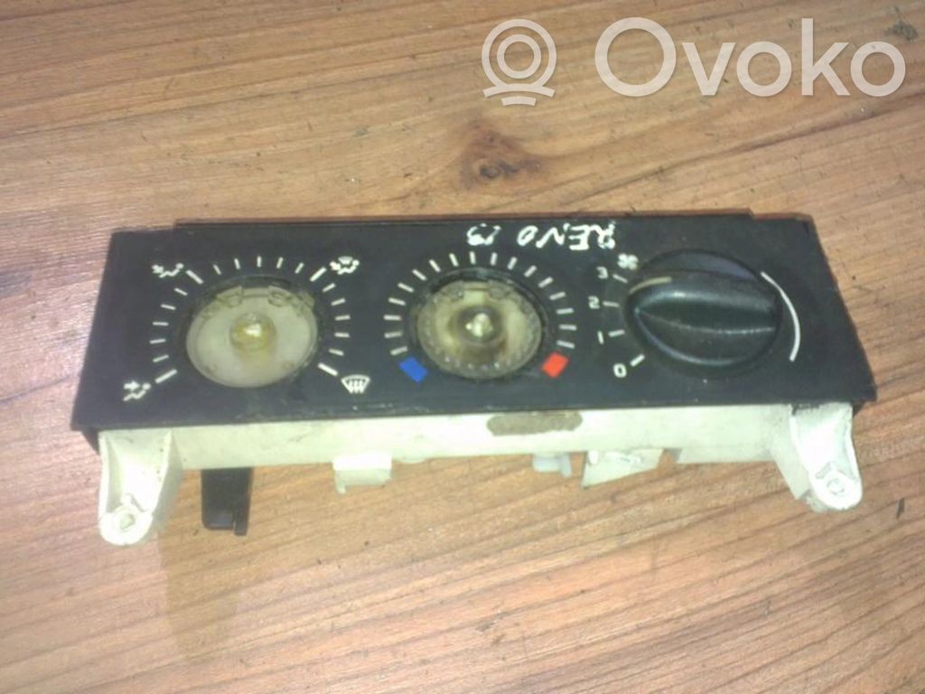 Renault 19 Panel klimatyzacji 