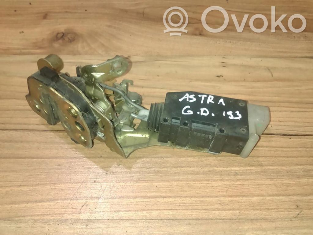 Opel Astra F Takaoven lukko 