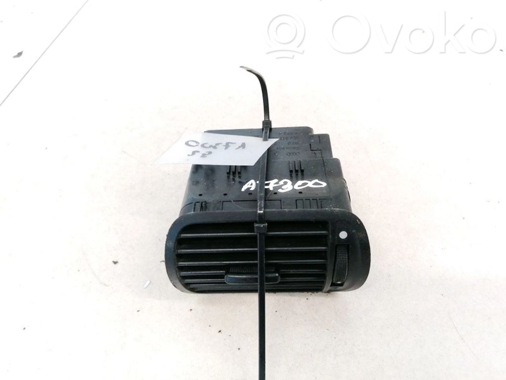 Rejilla de ventilación central del panel   8L0820901,8L0820901