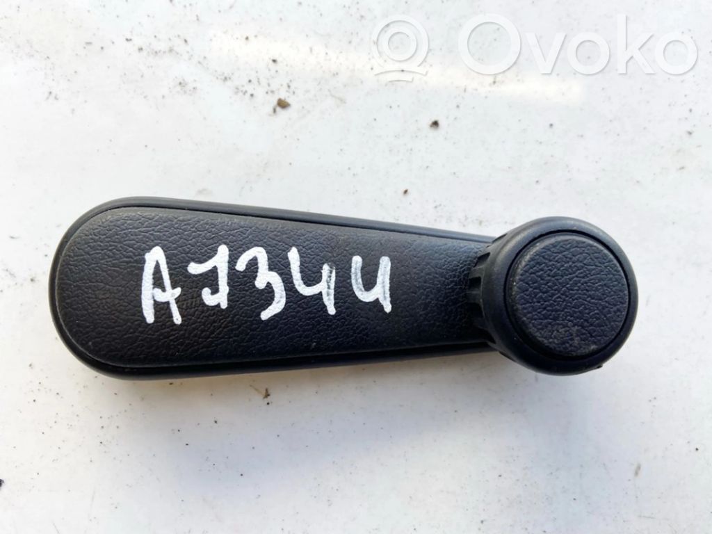 Volkswagen Jetta II Korbka szyby drzwi przednich 