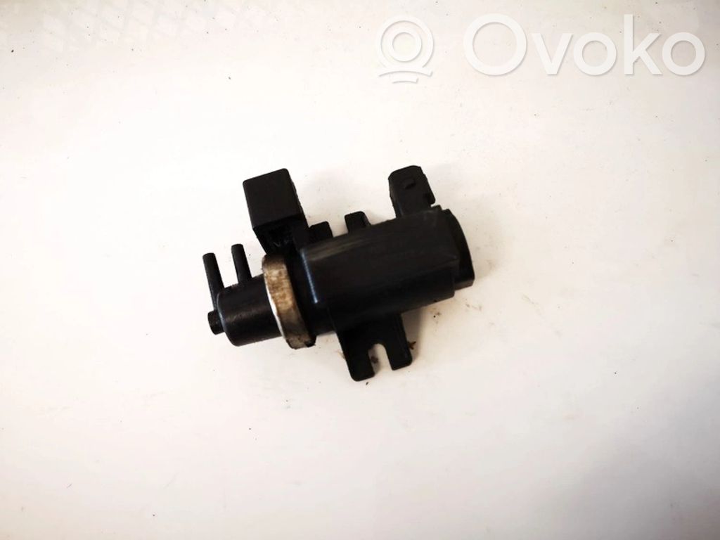 BMW 5 E39 Solenoid supapă turbosuflantă 