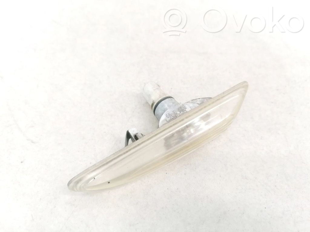 BMW 3 E46 Front fender indicator light 