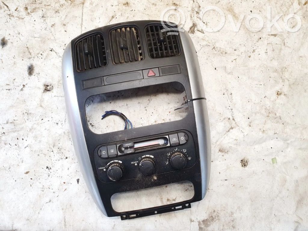 Chrysler Town & Country IV Panel klimatyzacji 