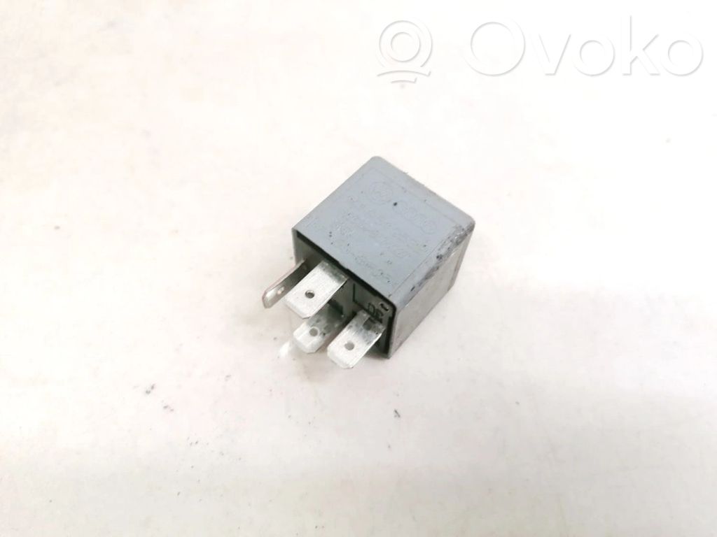 Alte relee   141951253B,V23134B52X227,141951253B,V23134B52X227