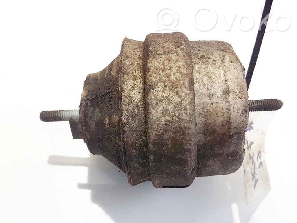 Audi A4 S4 B5 8D Supporto di montaggio del motore