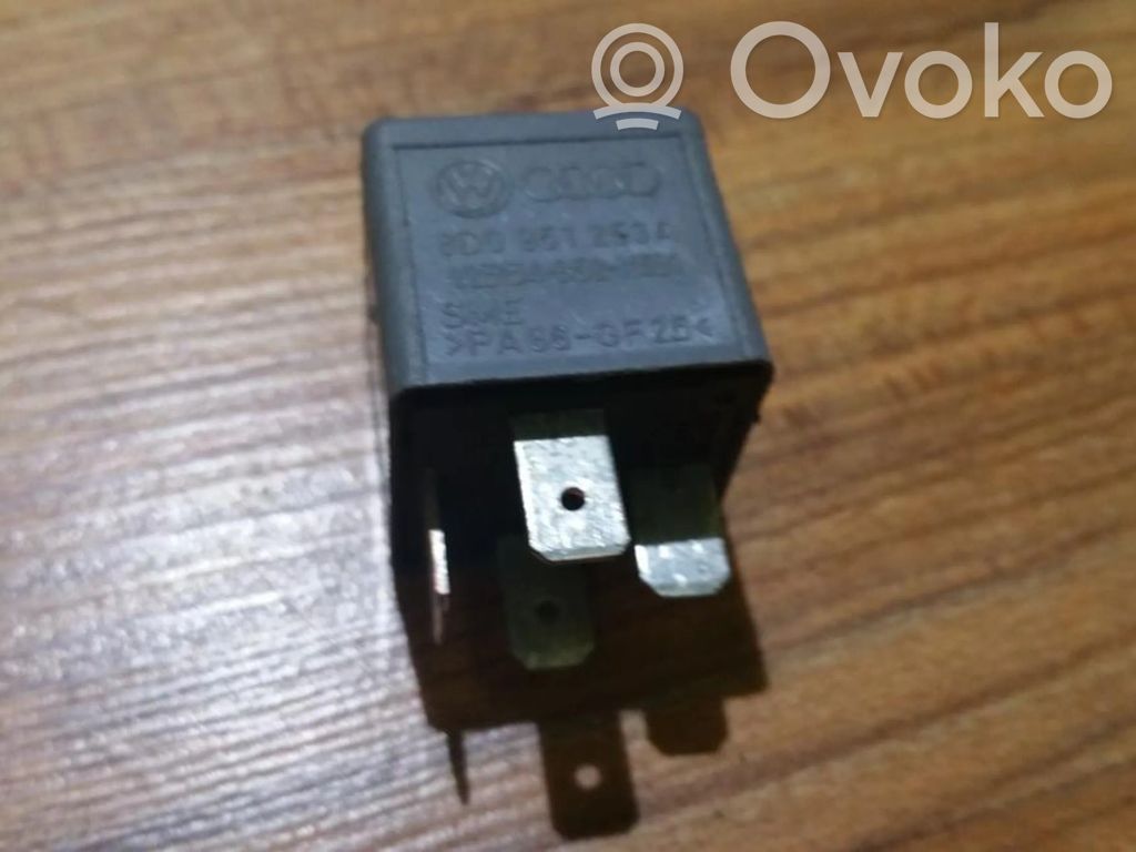 Alte relee   8D0951253A,V23134B52X301,8D0951253A,V23134B52X301