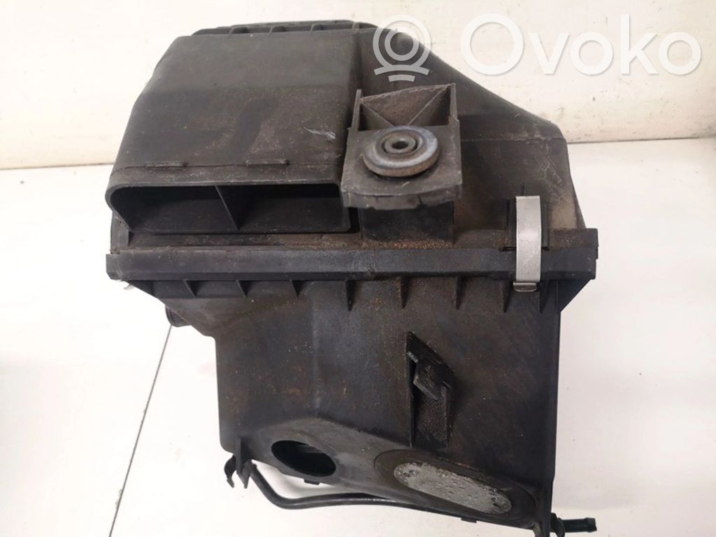 Volkswagen PASSAT B5 Obudowa filtra powietrza 