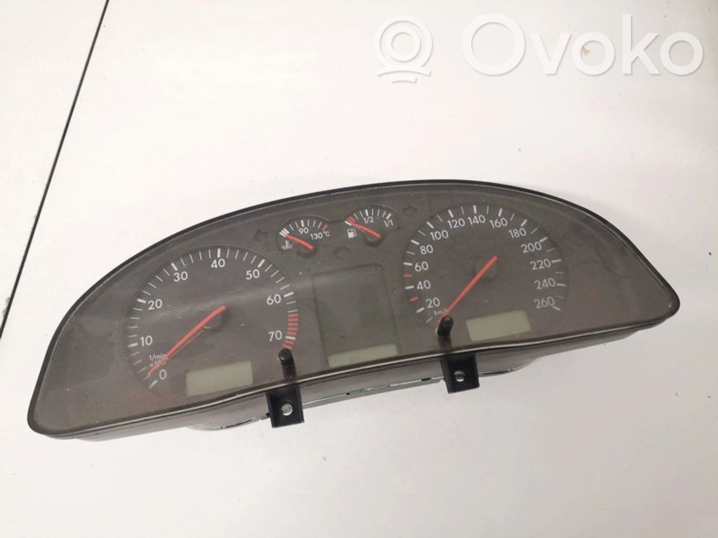 Volkswagen PASSAT B5 Nopeusmittari (mittaristo) 