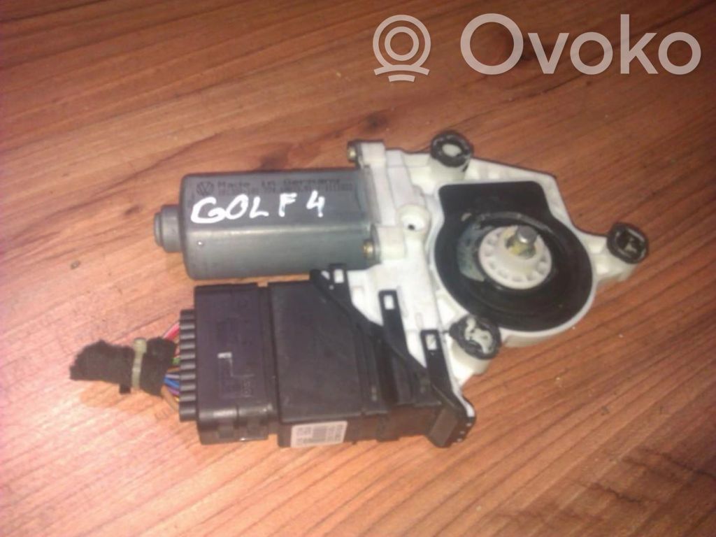 Volkswagen Golf IV Motorino alzacristalli della portiera posteriore 