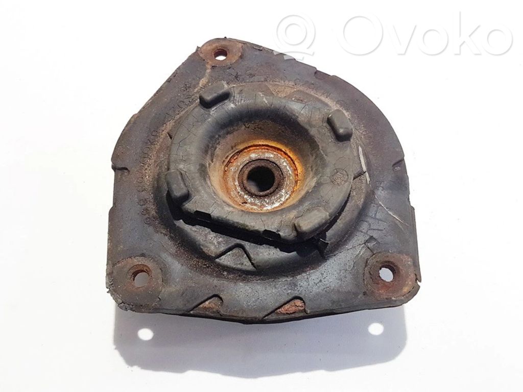 Nissan Micra Mocowanie sprężyny amortyzatora 