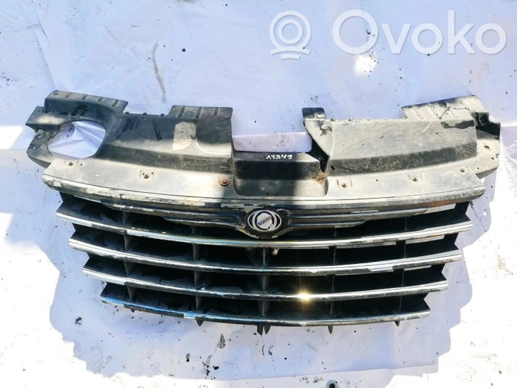 Chrysler Town & Country IV Etusäleikkö 