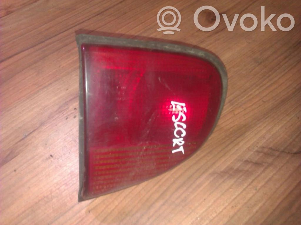 Ford Escort Lampă spate în capacul portbagajului 