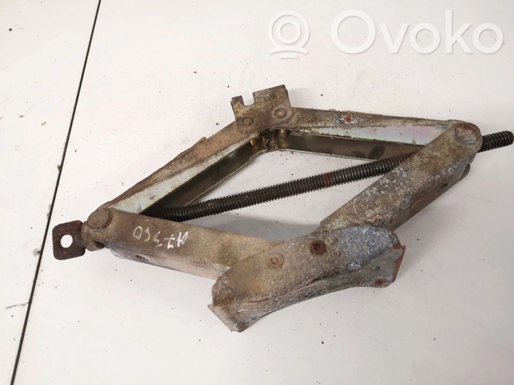 Mazda 323 F Cric de levage