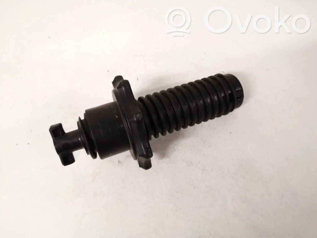 Volkswagen Touran I Tornillo de la rueda de repuesto