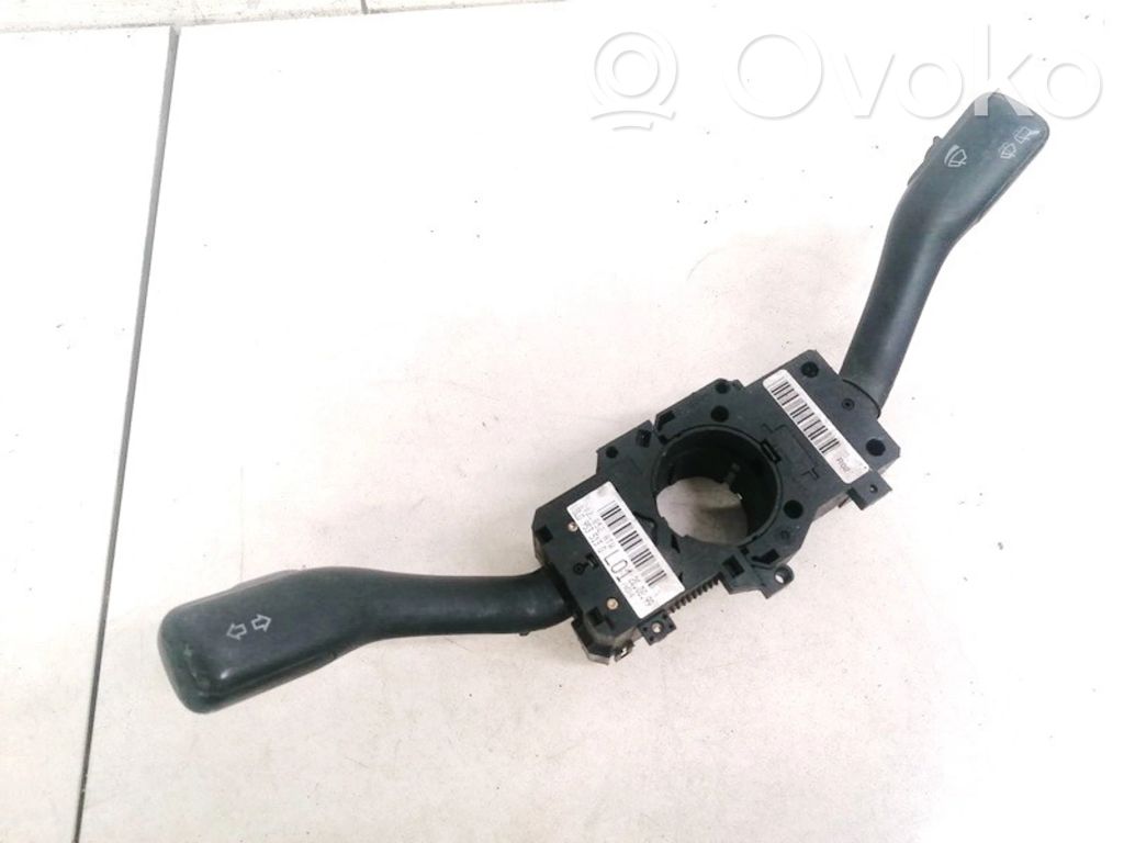 Volkswagen Golf IV Leva/interruttore dell’indicatore di direzione e tergicristallo