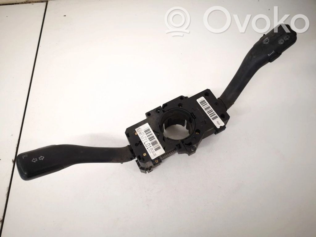 Volkswagen Golf IV Leva/interruttore dell’indicatore di direzione e tergicristallo