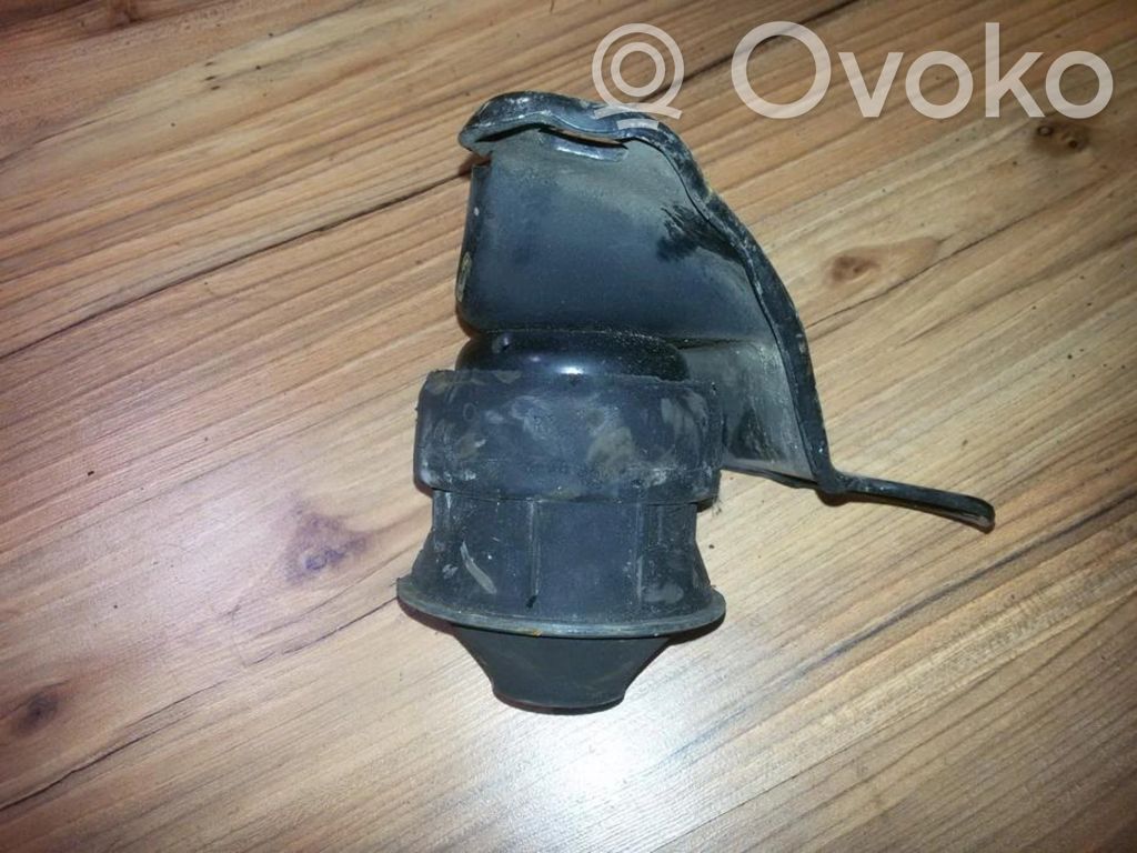 Ford Mondeo Mk III Engine mount bracket 