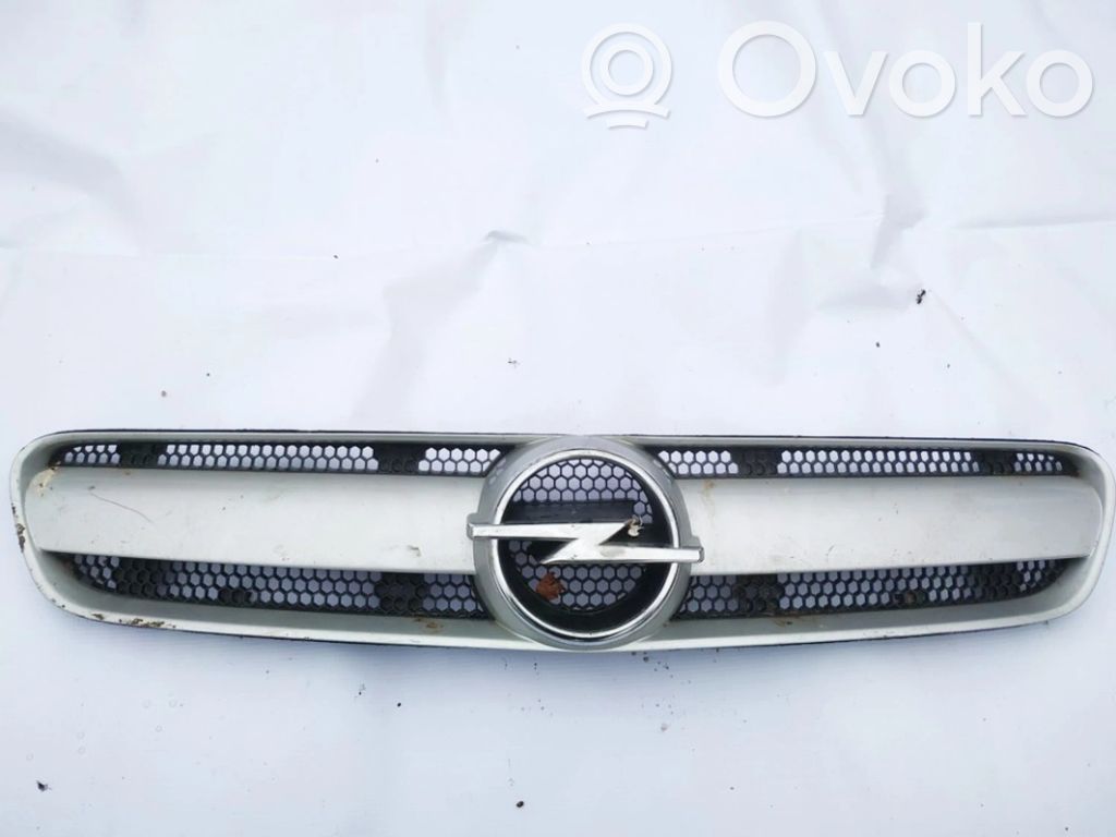 Opel Signum Grilă față