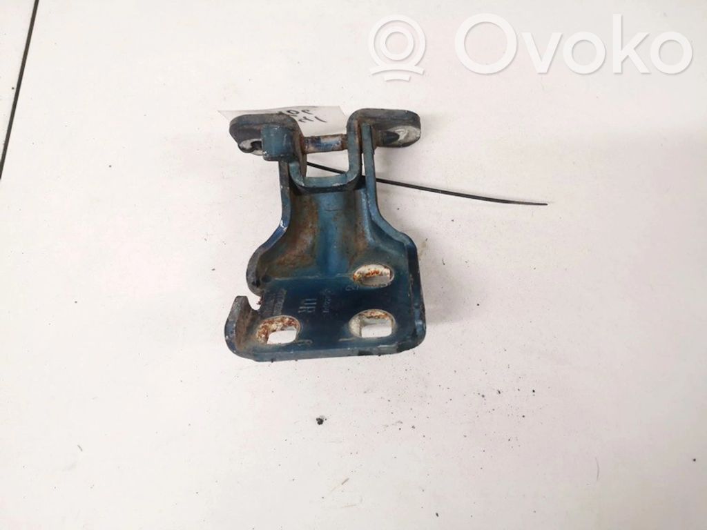 Chrysler Voyager Front door upper hinge