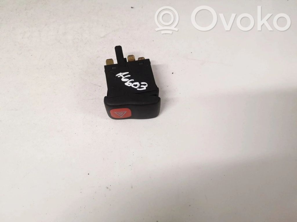 Volkswagen Polo III 6N 6N2 6NF Interrupteur feux de détresse
