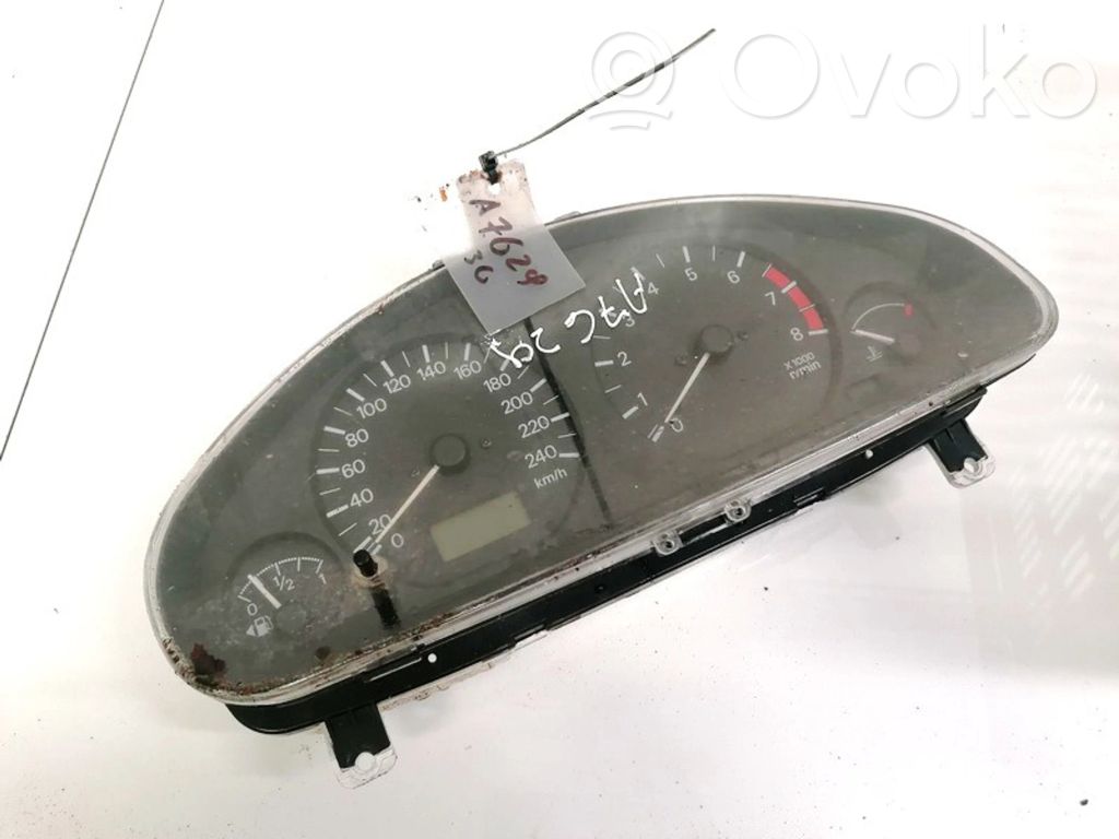 Mitsubishi Carisma Geschwindigkeitsmesser Cockpit 